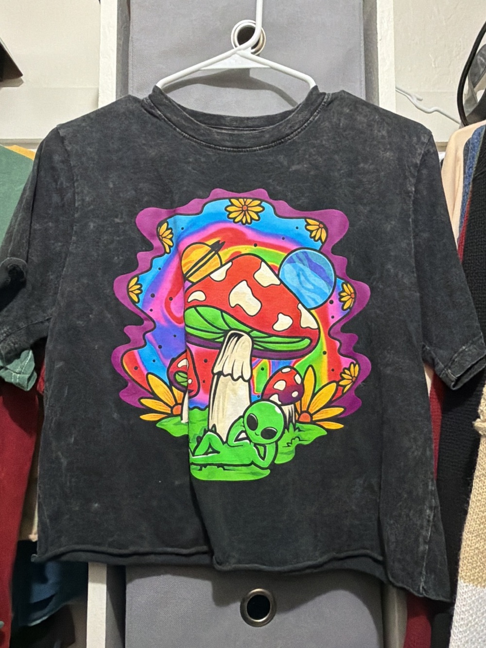 Cropped Black Graphic Tee with Colorful Mushroom & Alien Print